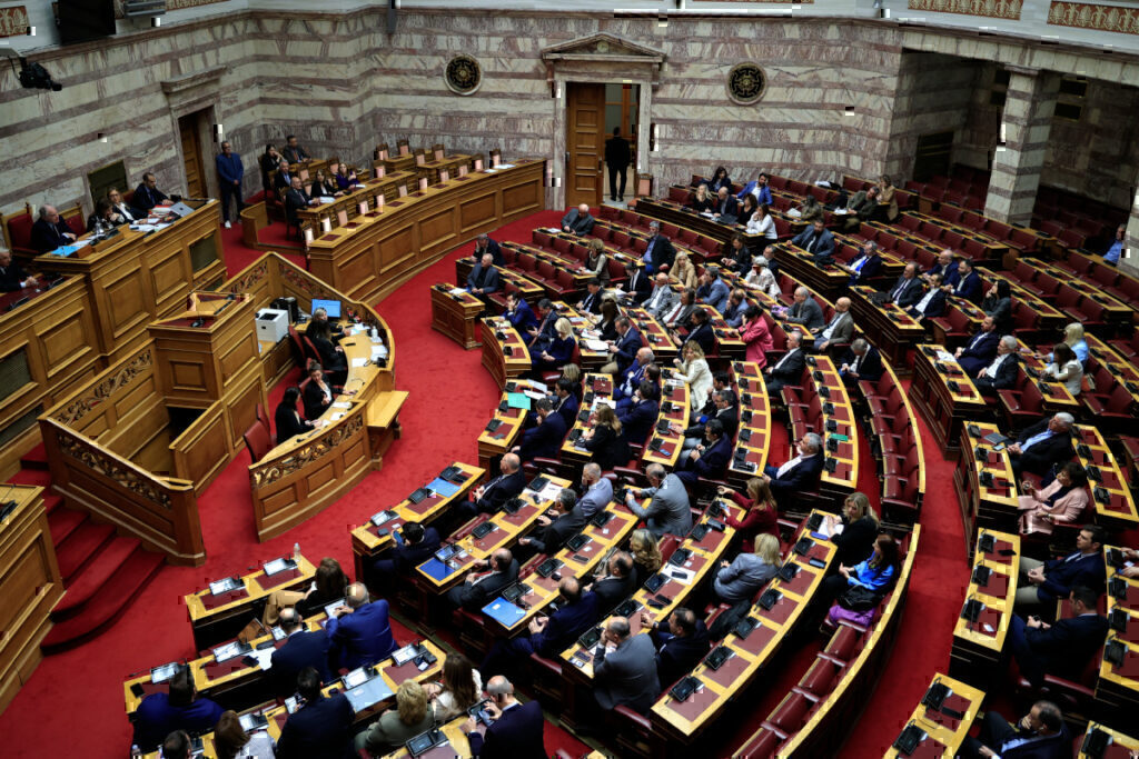 Κοινοβουλευτικός ακτιβισμός από ΣΥΡΙΖΑ και ΠΑΣΟΚ: Δεν ψήφισαν να πάρει η Ελλάδα 36 δισ. ευρώ!