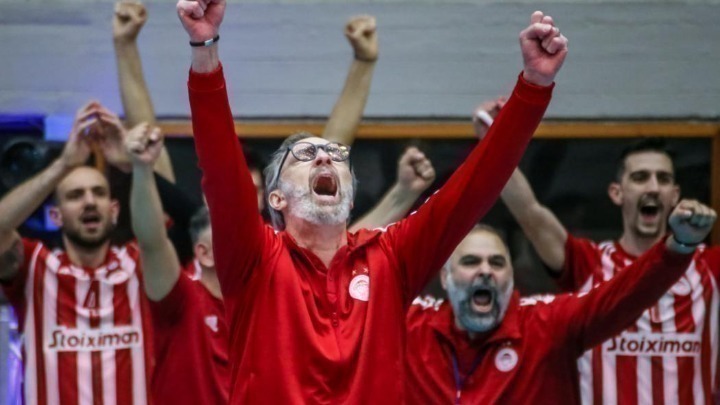 Βόλεϊ: «Σήκωσε» το 17ο Κύπελλο ο Ολυμπιακός σε έναν συγκλονιστικό τελικό με τον Μίλωνα