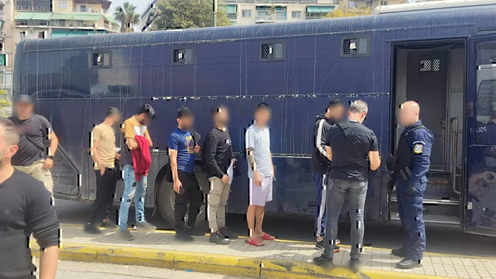 Επιχείρηση-σκούπα της ΕΛ.ΑΣ. στον Άγιο Παντελεήμονα -54 συλλήψεις αλλοδαπών και 171 προσαγωγές