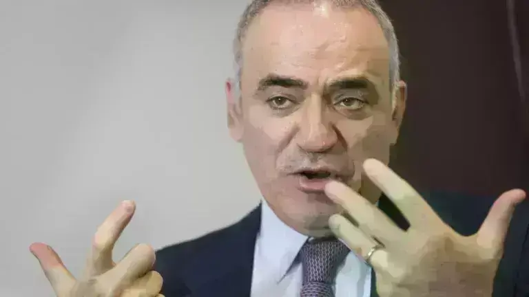 Ρωσία: Ένταλμα σύλληψης για τον σπουδαίο σκακιστή Γκάρι Κασπάροφ