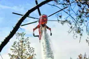 Θεσσαλονίκη: Περιορίστηκαν οι πυρκαγιές σε Σουρωτή και Νεοχωρούδα – Μεγάλη κινητοποίηση της Πυροσβεστικής