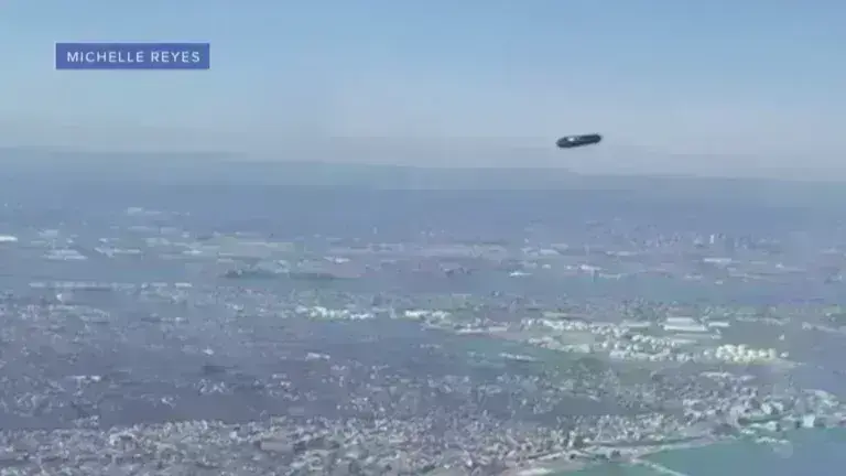 Επιβάτης αεροπλάνου σε πανικό: UFO ή drone;
