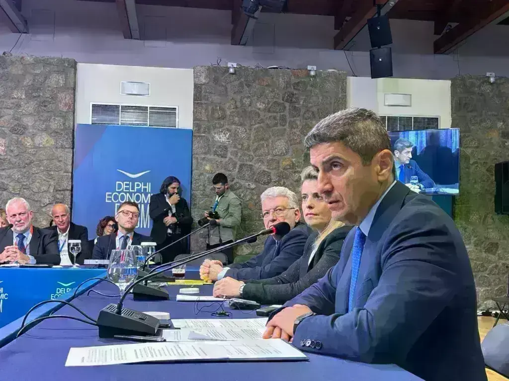 Αυγενάκης στο Οικονομικό Φόρουμ των Δελφών: Το σοκ σε Θεσσαλία και Έβρο επέβαλε νέο τρόπο αντιμετώπι