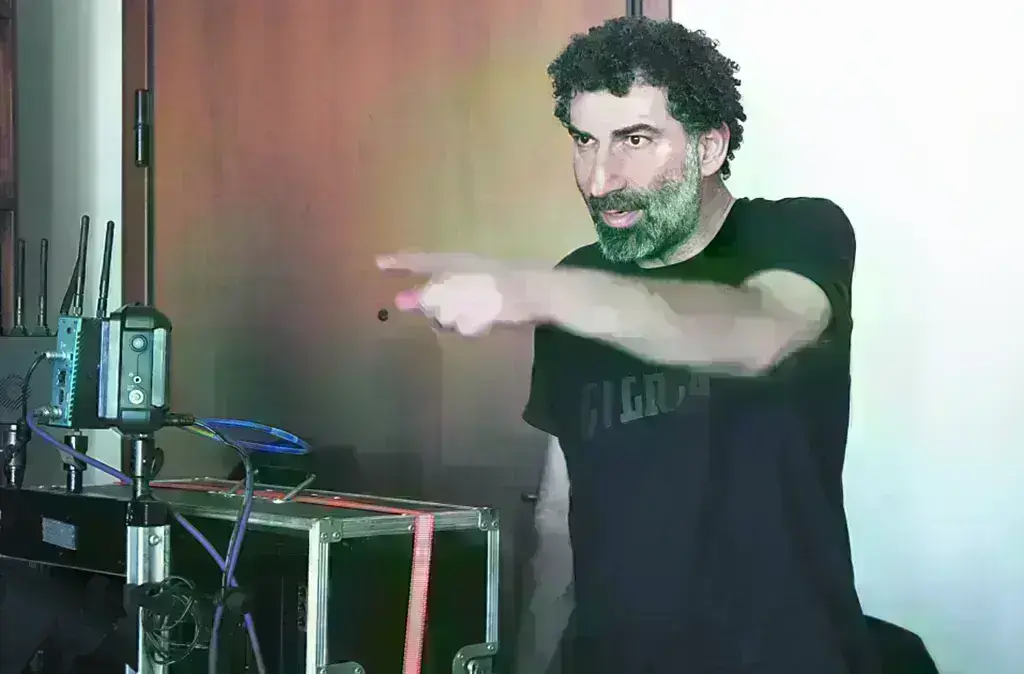 Βασίλης Μπισμπίκης: Στα γυρίσματα της νέας ταινίας του Οικονομίδη «Σπασμένη φλέβα»