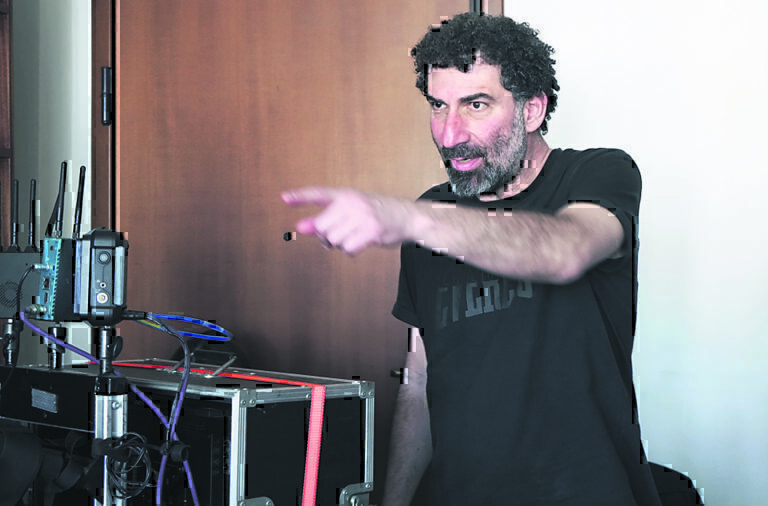 Βασίλης Μπισμπίκης: Στα γυρίσματα της νέας ταινίας του Οικονομίδη «Σπασμένη φλέβα»