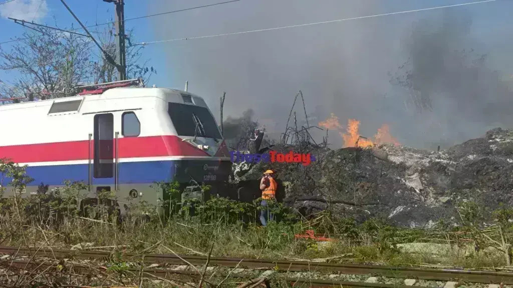 Hellenic Train: Φθορές σε τρένο από φωτιά κοντά στις γραμμές – Σώθηκαν τελευταία στιγμή οι μηχανοδηγοί