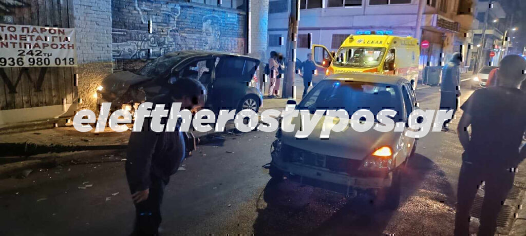 Σοβαρό τροχαίο δύο αυτοκινήτων στον Πειραιά με τραυματίες – Έφυγε ο ένας από τους οδηγούς