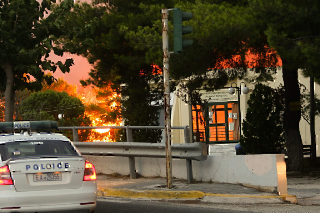 Μάτι: Συγκλονιστικές μαρτυρίες από διασωθέντες & συγγενείς θυμάτων