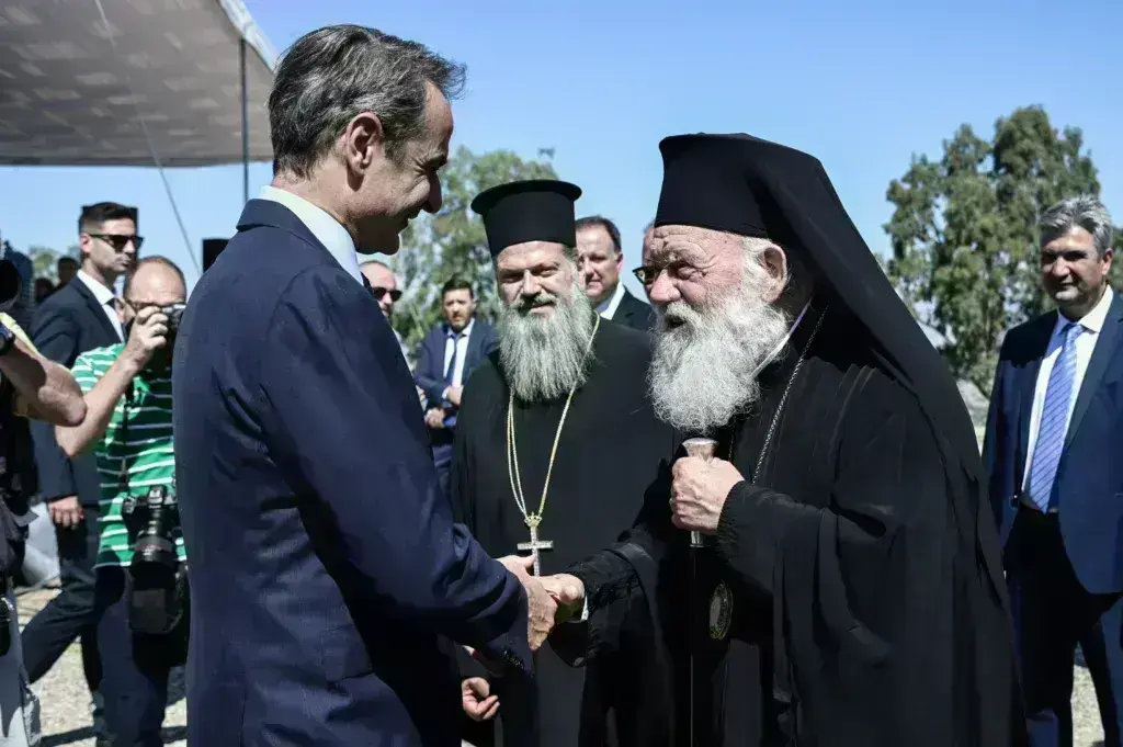 Μητσοτάκης: Στενή η συνεργασία μας με την Εκκλησία – Ιερώνυμος: Δεν θα κάνουμε ό,τι μας λέει ο