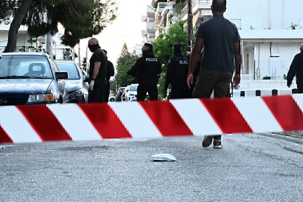 Γλυφάδα: «Θα τη σκοτώσει, σώστε την» φώναζαν οι γείτονες – Τι συνέβη πριν την αυτοκτονία του 28χρονου