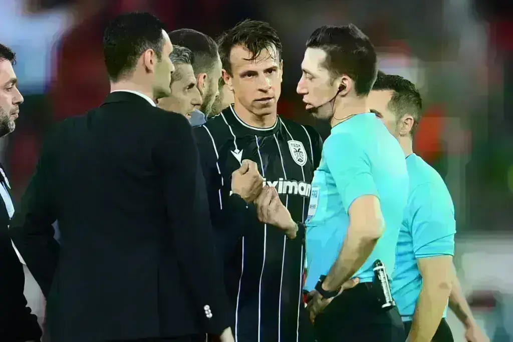 Φωνάζει ο ΠΑΟΚ για τη διαιτησία στο Καραϊσκάκη