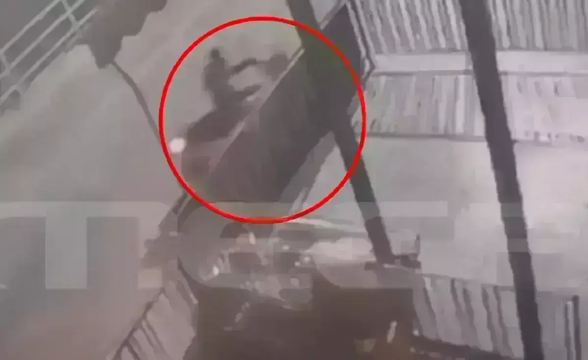 Άγιοι Ανάργυροι: Βίντεο ντοκουμέντο με τον φονιά να στήνει καρτέρι στην 28χρονη