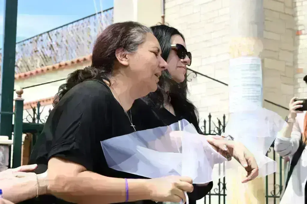Άγιοι Ανάργυροι: Ραγίζει καρδιές η μητέρα της αδικοχαμένης Κυριακής – «Την μαχαίρωσε πισώπλατα, το κ
