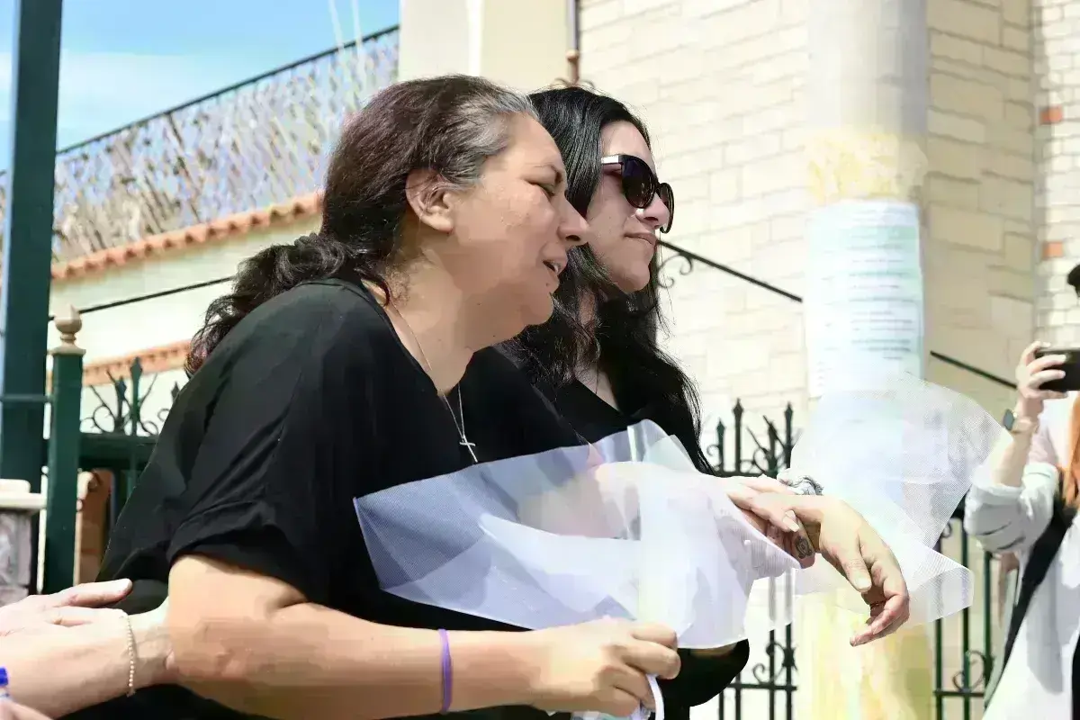 Άγιοι Ανάργυροι: Ραγίζει καρδιές η μητέρα της αδικοχαμένης Κυριακής – «Την μαχαίρωσε πισώπλατα, το κάθαρμα δεν είχε θάρρος να την κοιτάξει στα μάτια» [βίντεο]