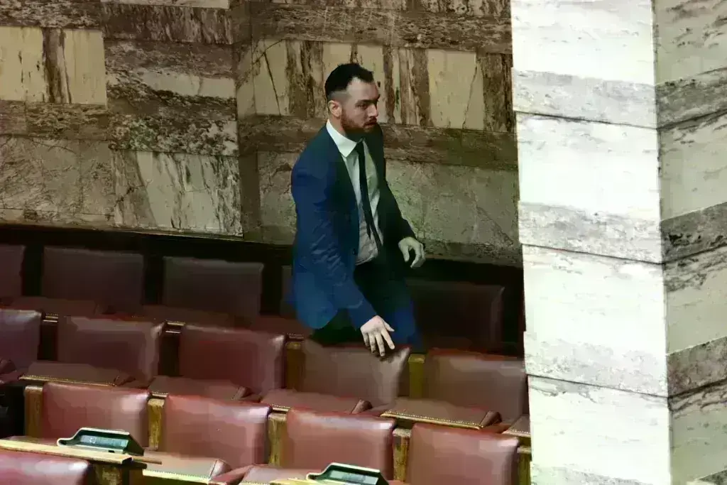 Στο Αυτόφωρο στέλνει τον Φλώρο ο Τασούλας μετά το ξύλο στη Βουλή