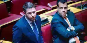 Ανδρουλάκης-Πλεύρης στη Βουλή