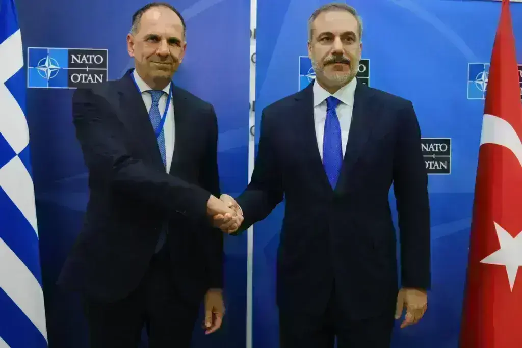 Ολοκληρώθηκε η συνάντηση Γεραπετρίτη με Χακάν Φιντάν – Τι συζήτησαν