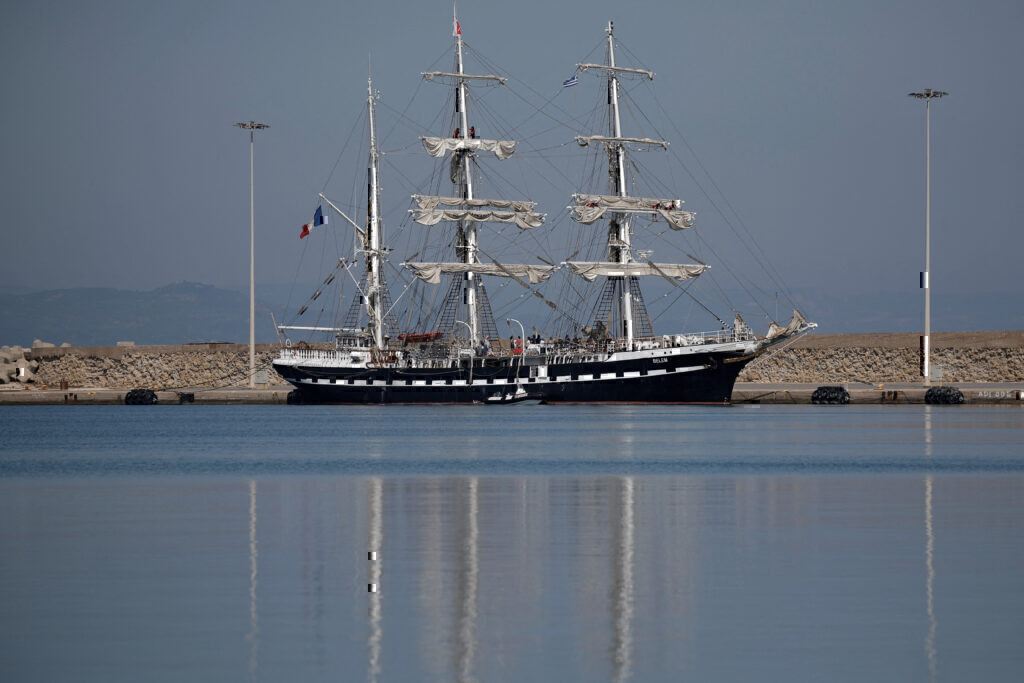 Στον Πειραιά το εμβληματικό Γαλλικό ιστιοφόρο «Belem» – Θα μεταφέρει την Ολυμπιακή Φλόγα
