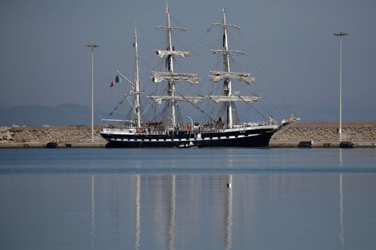 Στον Πειραιά το εμβληματικό Γαλλικό ιστιοφόρο «Belem» – Θα μεταφέρει την Ολυμπιακή Φλόγα