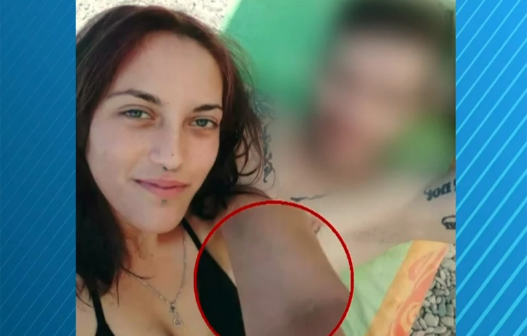 Άγιοι Ανάργυροι – Γυναικοκτονία 28χρονης: Η φωτογραφία – ντοκουμέντο της Κυριακής με μελανιές στο χέρι