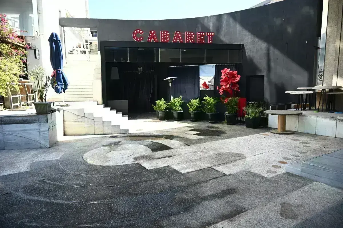 Φονικό στο Μαρούσι: Μπλόκαρε το πιστόλι του θύματος και ο δράστης τον μαχαίρωσε στο λαιμό – Μία ανάσα από την ταυτοποίηση του δράστη η ΕΛ.ΑΣ. [βίντεο]