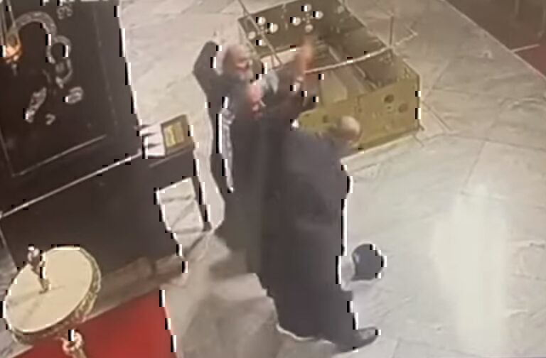 Κωνσταντινούπολη: Άγριο ξύλο μέσα στον Ιερό Ναό, μεταξύ Αρχιμανδρίτη και Μητροπολίτη – Δείτε βίντεο