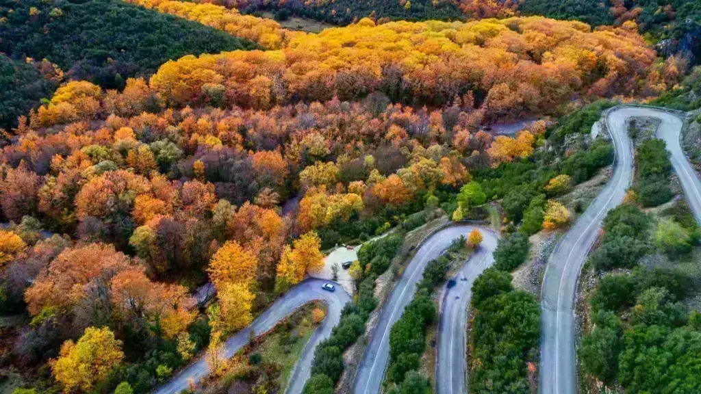 Υπέροχοι δρόμοι στην Ελλάδα. Just drive.