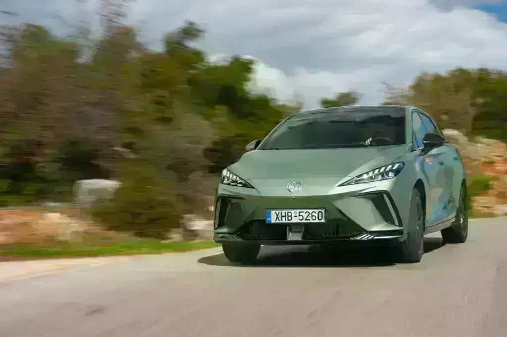 Δοκιμή MG4 XPOWER: 435 ίπποι με 35.000 ευρώ