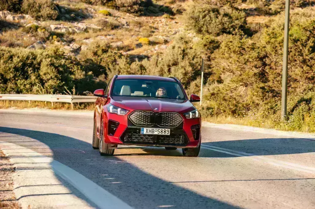 Δοκιμή BMW iX2 xDrive30: Γεννημένη για να ξεχωρίζει