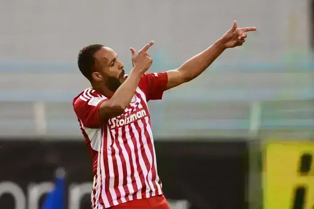 Ολυμπιακός: O Ελ Αραμπί γράφει τ' όνομα του στην ιστορία του συλλόγου - Το γκολ-ορόσημο με τον Θρύλο