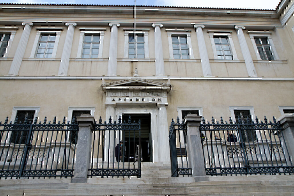 Απόφαση-σταθμός από το ΣτΕ: Σύνταξη 399,54 ευρώ για οφειλέτες με χρέη άνω των 30.000 ευρώ