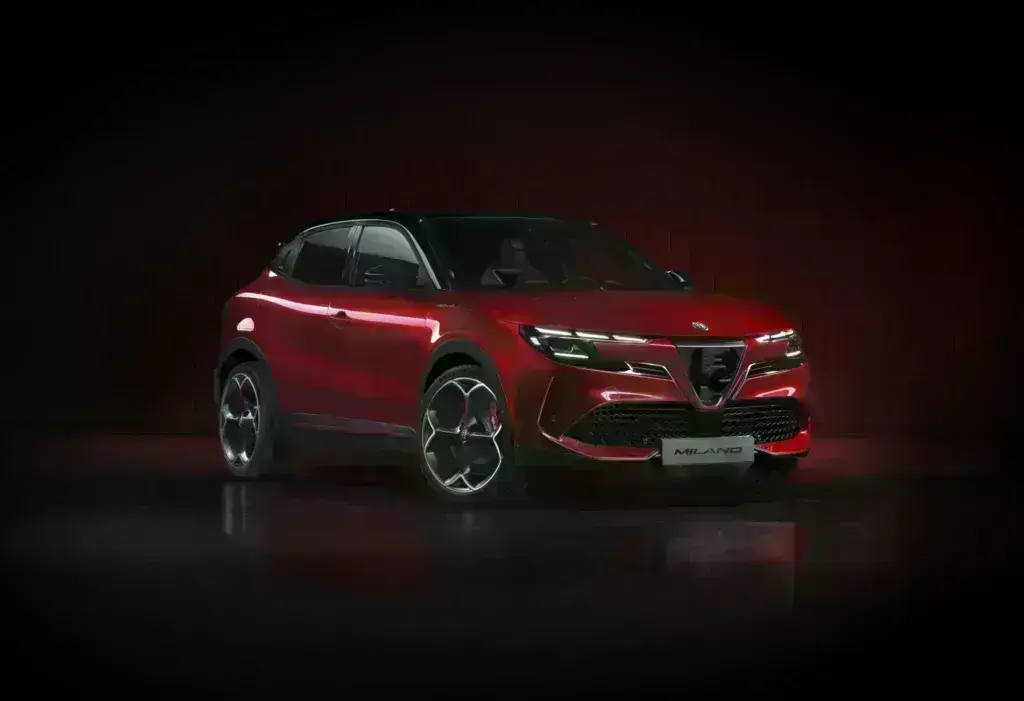 Νέα Alfa Romeo Milano: Υβριδική, ηλεκτρική και Veloce με 240 HP