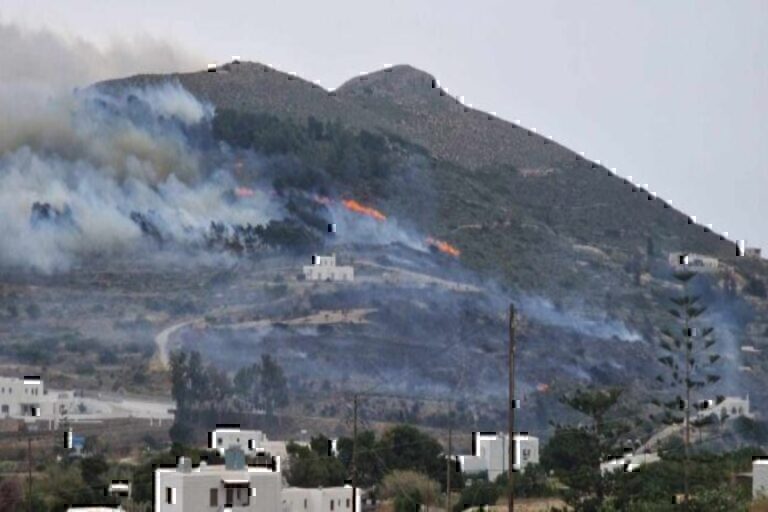 Ηλεία: Φωτιά σε δύο περιοχές – Πετάνε 7 εναέρια μέσα – Σε επιφυλακή το 112