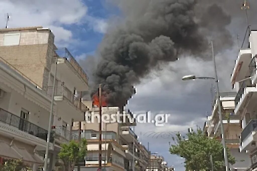 Φωτιά στη Θεσσαλονίκη – Στις φλόγες διαμέρισμα τριώροφης πολυκατοικίας στην Ηλιούπολη [βίντεο]