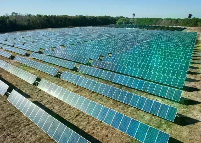 φωτοβολταϊκά στο χωράφι