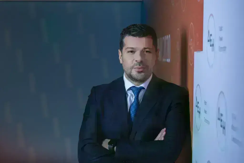 Στάσσης (ΔΕΗ): Προτάσεις για εξηλεκτρισμό, αποθήκευση και επενδύσεις στα δίκτυα