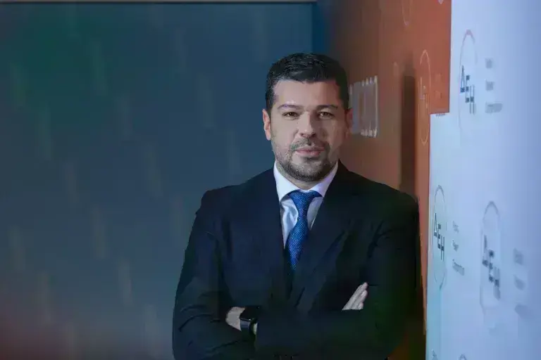 Στάσσης (ΔΕΗ): Προτάσεις για εξηλεκτρισμό, αποθήκευση και επενδύσεις στα δίκτυα
