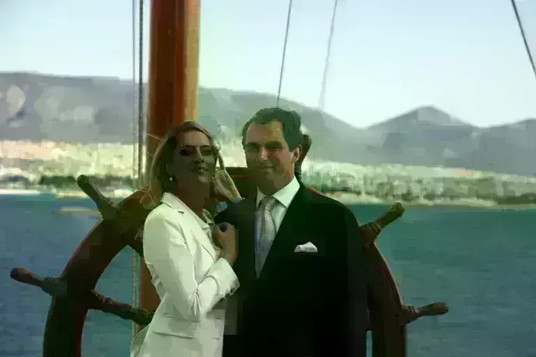 Νικόλαος Γλύξμπουργκ: Σάλος με τα βρετανικά ΜΜΕ, τον αποκαλούν «playboy prince» - Ο άνδρας που βρίσκεται στο πλευρό της Μπλάτνικ [βίντεο]