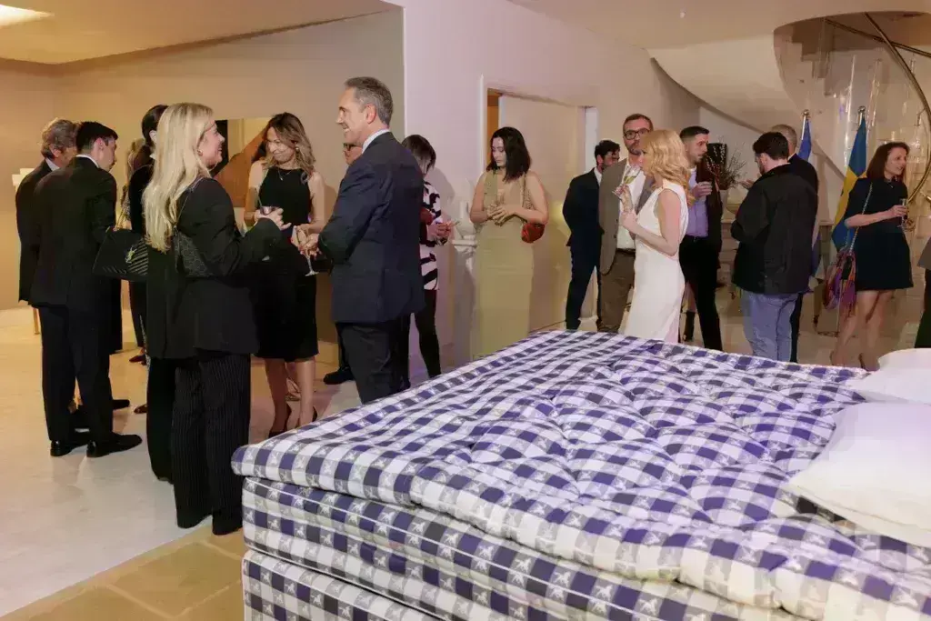 H HÄSTENS στην οικεία του σουηδού πρέσβη στην Αθήνα