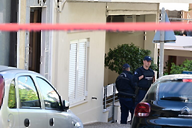 Ηλιούπολη: Επικρατέστερο σενάριο ο γιός να σκότωσε τη μητέρα του και να αυτοκτόνησε