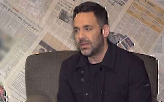 Γιώργος Γιαννιάς: «Στην πρώτη κρίση πανικού χτυπούσα ξένες πόρτες και έλεγα…» [βίντεο]