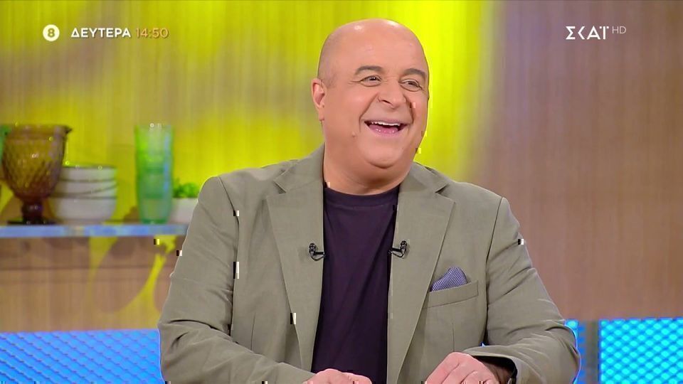 Στο πάτωμα και ο Μάρκος Σεφερλής – “Πληρώνει” την Πετρούλα με το ίδιο νόμισμα! [Βίντεο]