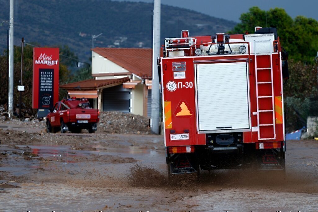 Καιρός: Ήχησε το 112 σε Στερεά Ελλάδα, Θεσσαλία και Θεσσαλονίκη – Προ των πυλών καταιγίδες και θυελλώδεις άνεμοι, που και πότε θα χτυπήσει η κακοκαιρία