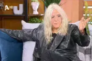 Νίκος Καρβέλας: Θύελλα αντιδράσεων με τις ατάκες του – «Βόθρος ο ελληνικός λαός» [βίντεο]