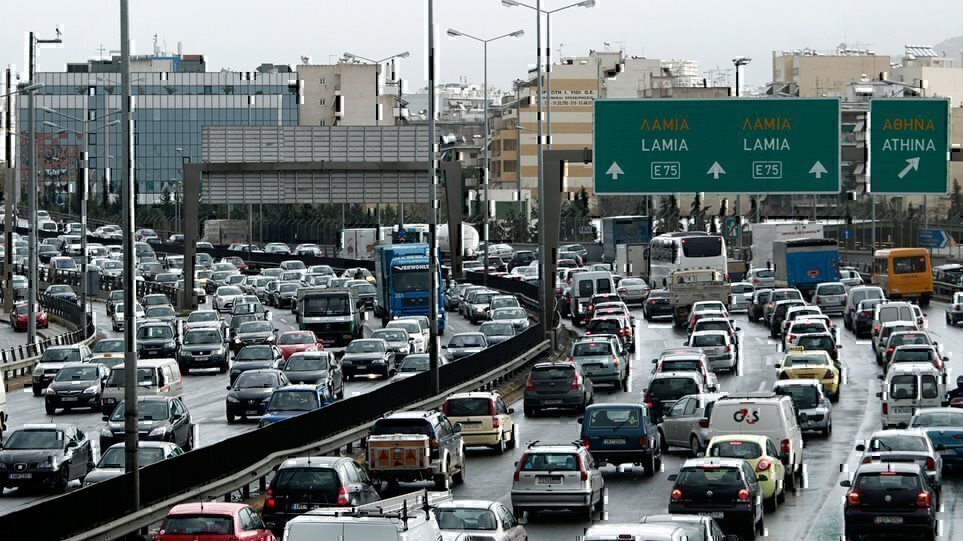 Κίνηση: Κυκλοφοριακό κομφούζιο-Δευτεριάτικος πανικός στον Κηφισό
