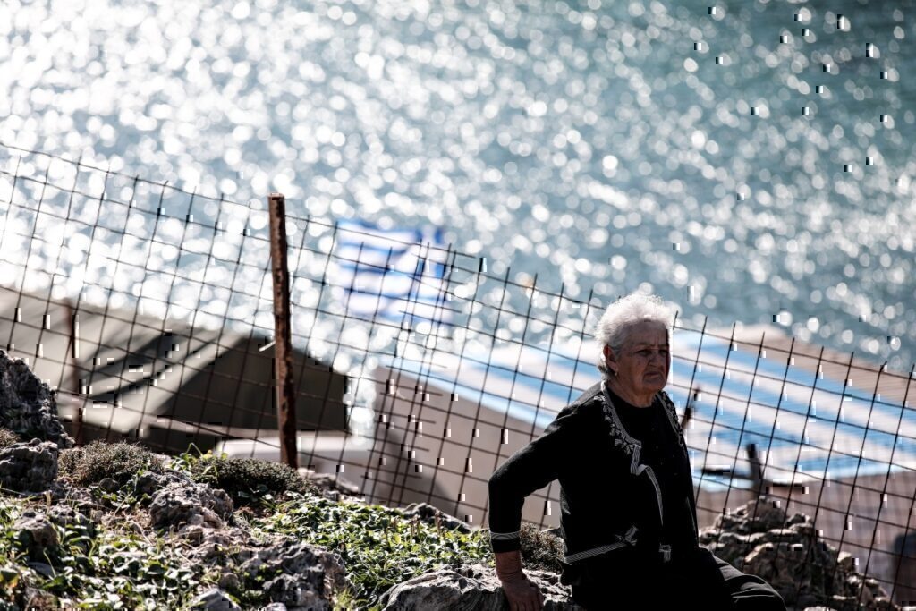 Κίναρος: Η Κυρά Ρηνιώ στους τρεις πιο μοναχικούς ανθρώπους στον κόσμο – Το 24ωρό της στο νησί και το συγκλονιστικό ντοκιμαντέρ [βίντεο]