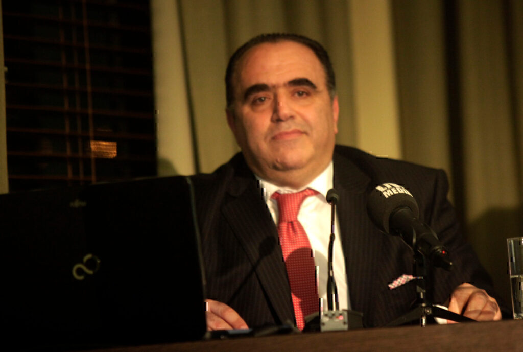 Σφακιανάκης: «Είμαι Υδροχόος και υπέρ της αλήθειας» – Τι είπε μετά τη διαγραφή του από τον Χαρδαλιά