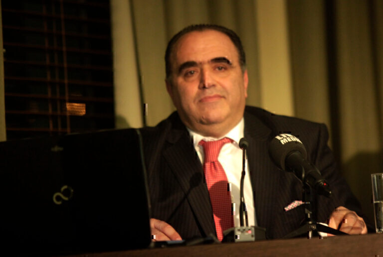 Σφακιανάκης: «Είμαι Υδροχόος και υπέρ της αλήθειας» – Τι είπε μετά τη διαγραφή του από τον Χαρδαλιά