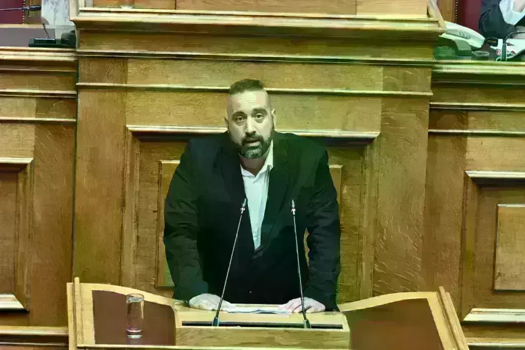 «Σπαρτιάτες»: Ανεξαρτητοποιήθηκε ο βουλευτής Γιώργος Μανούσος