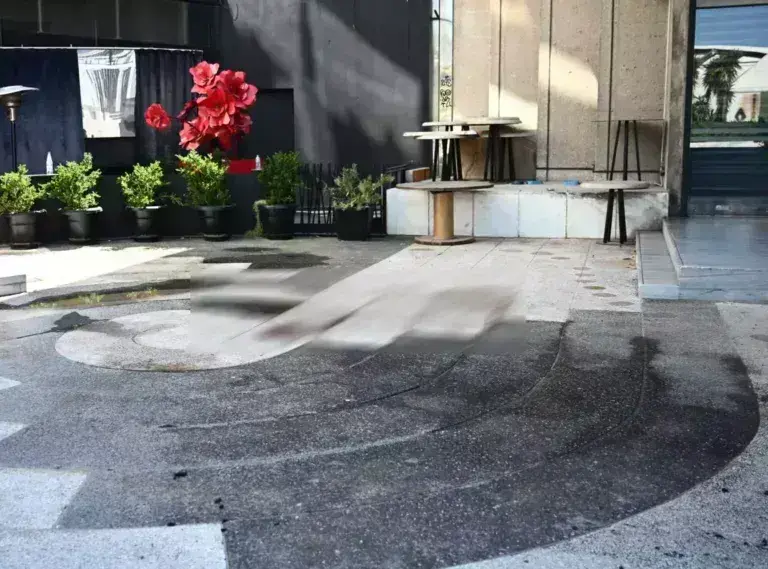 Φονικό στο Μαρούσι: Τρεις συλλήψεις για την αιματηρή συμπλοκή έξω από νυχτερινό κέντρο